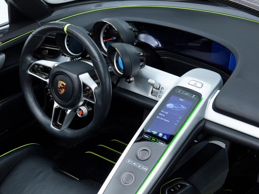  Porsche 918 Spyder Concept 2010 года  (фото 17 из 54)